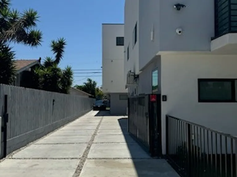 5456 Barton Ave — Photo 8