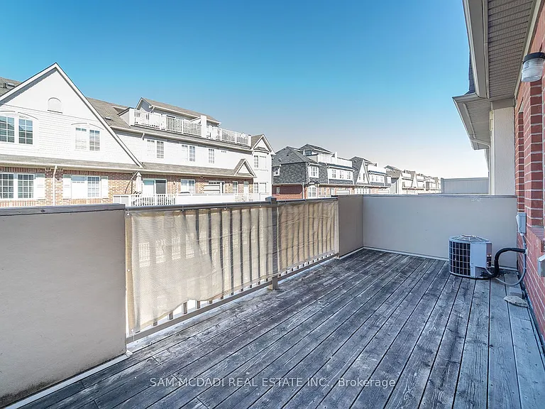 639 Dundas St W #2 — Photo 10