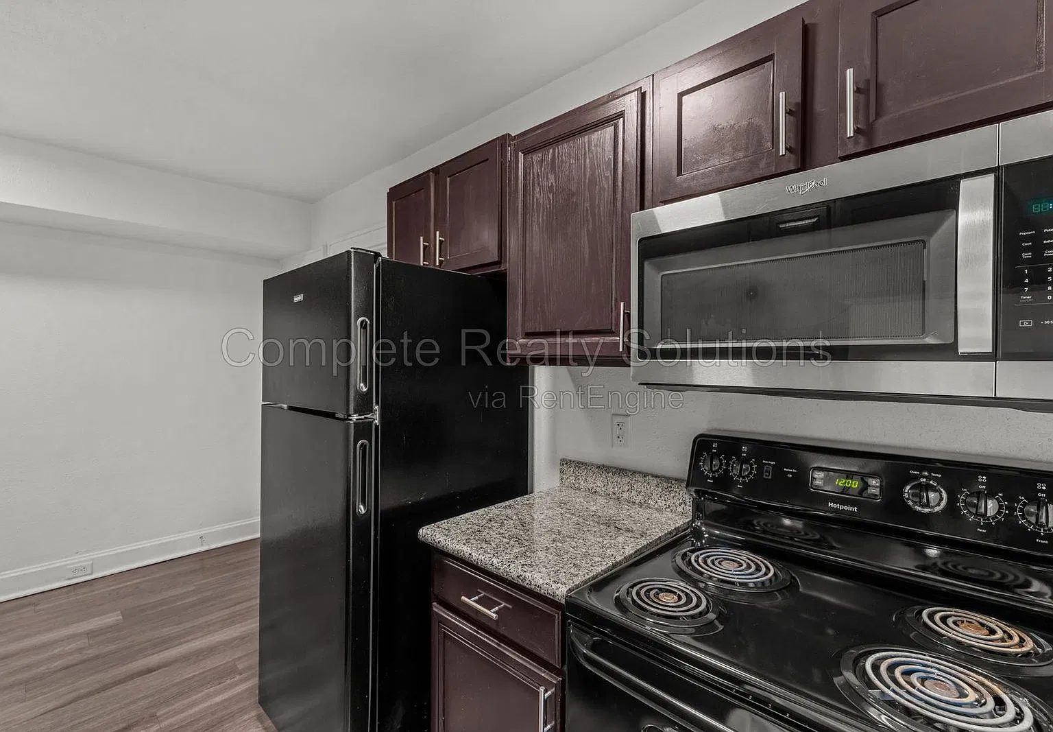 1 bed, 1.0 bath, 832 sqft, $899 — Photo 3
