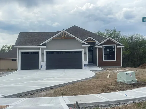 510 Whitetail Ct, Smithville, MO 64089