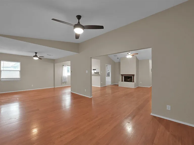 16858 Gleneagle Dr N — Photo 13