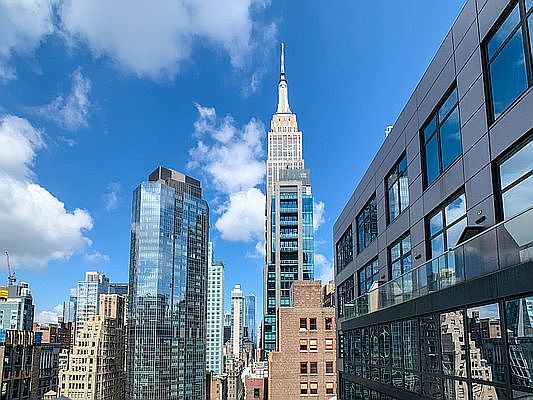 5th image of 4 Park Ave APT 16V