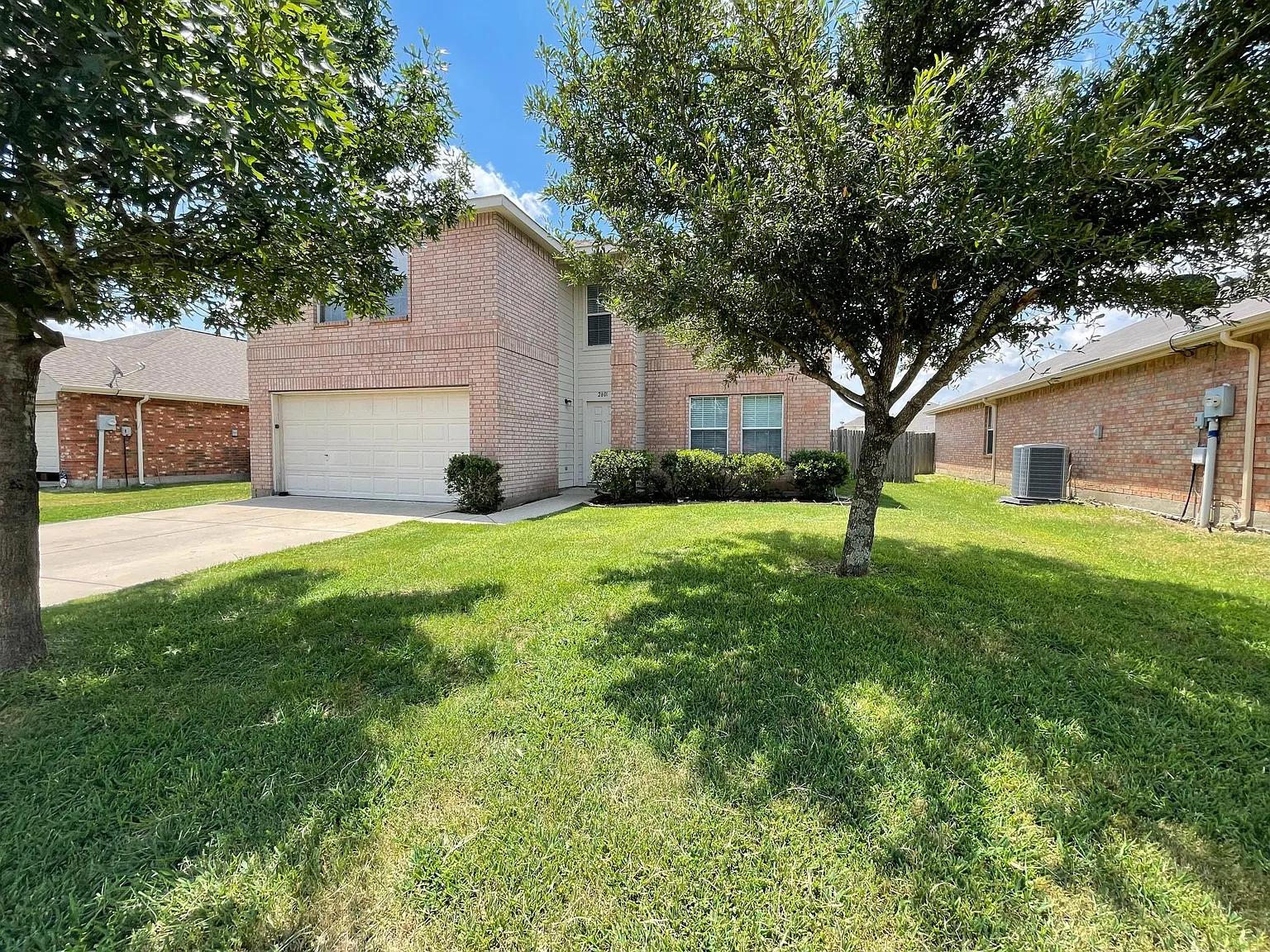 3 bed, 2.5 bath, 2186 sqft, $1,995 — Photo 3