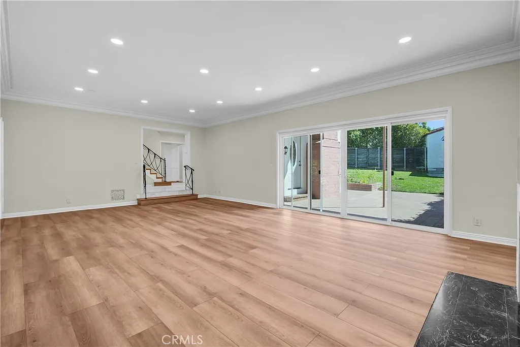 4 bed, 3.5 bath, 3208 sqft, $11,500 — Photo 4