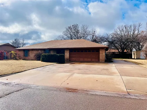 1007 Mac Dr, Elk City, OK 73644
