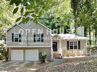 628 Bluff Dr, Woodstock, GA 30188