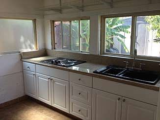4th image of 1325 N Wilson Ave