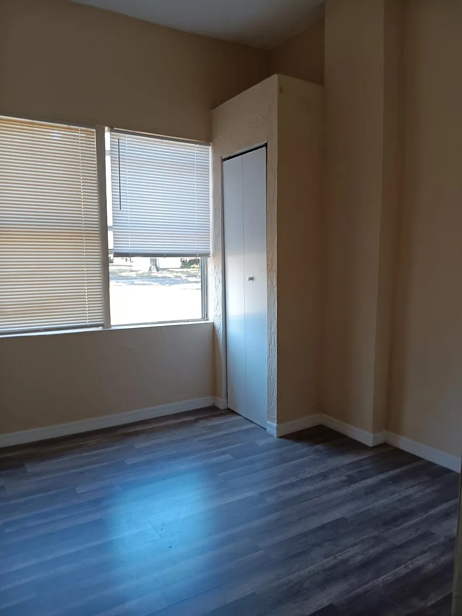Building Photo - 1437 McConihe St