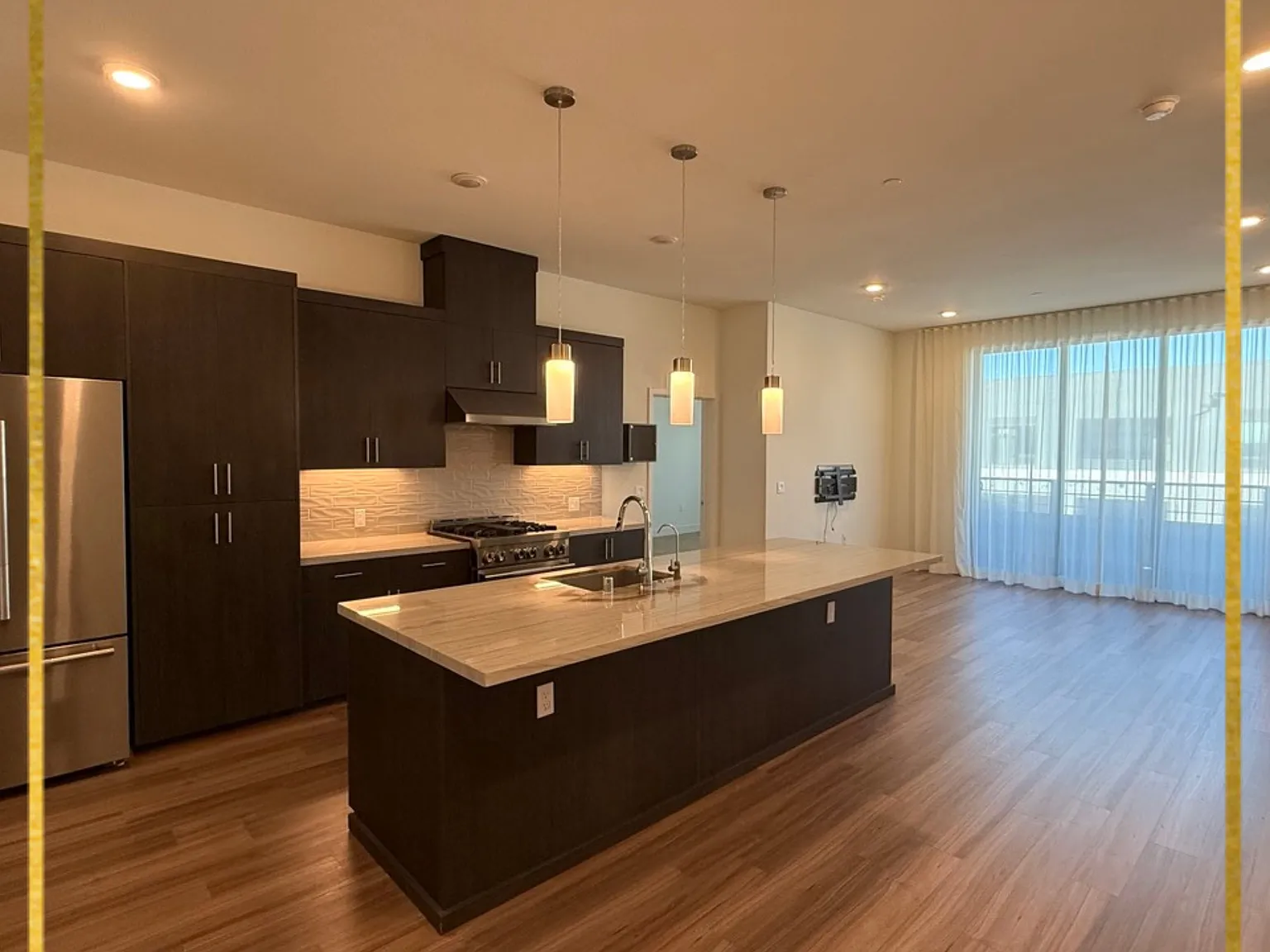 2 bed, 2.5 bath, 1432 sqft, $4,995 — Photo 2