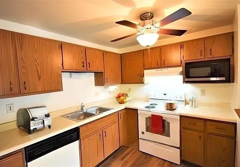 Henry Street Apartments — Photo 2