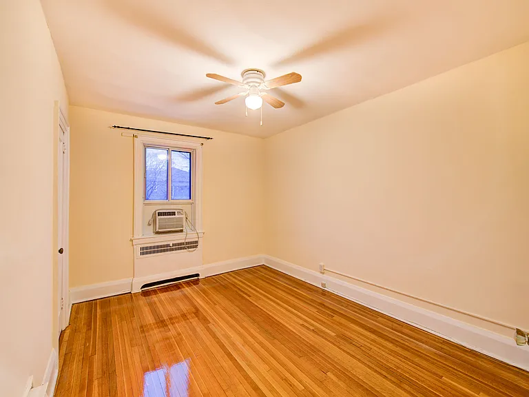 938 Avenue Rd #3 — Photo 31