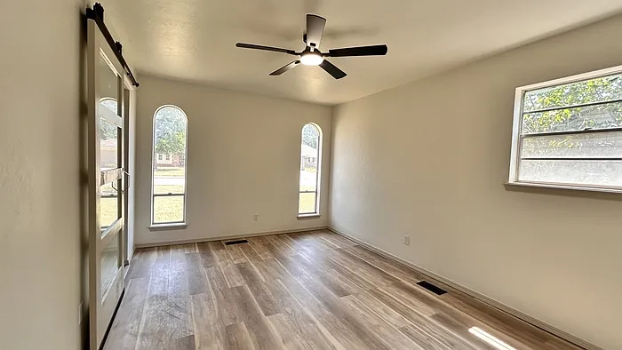 726 Garden Grv — Photo 19