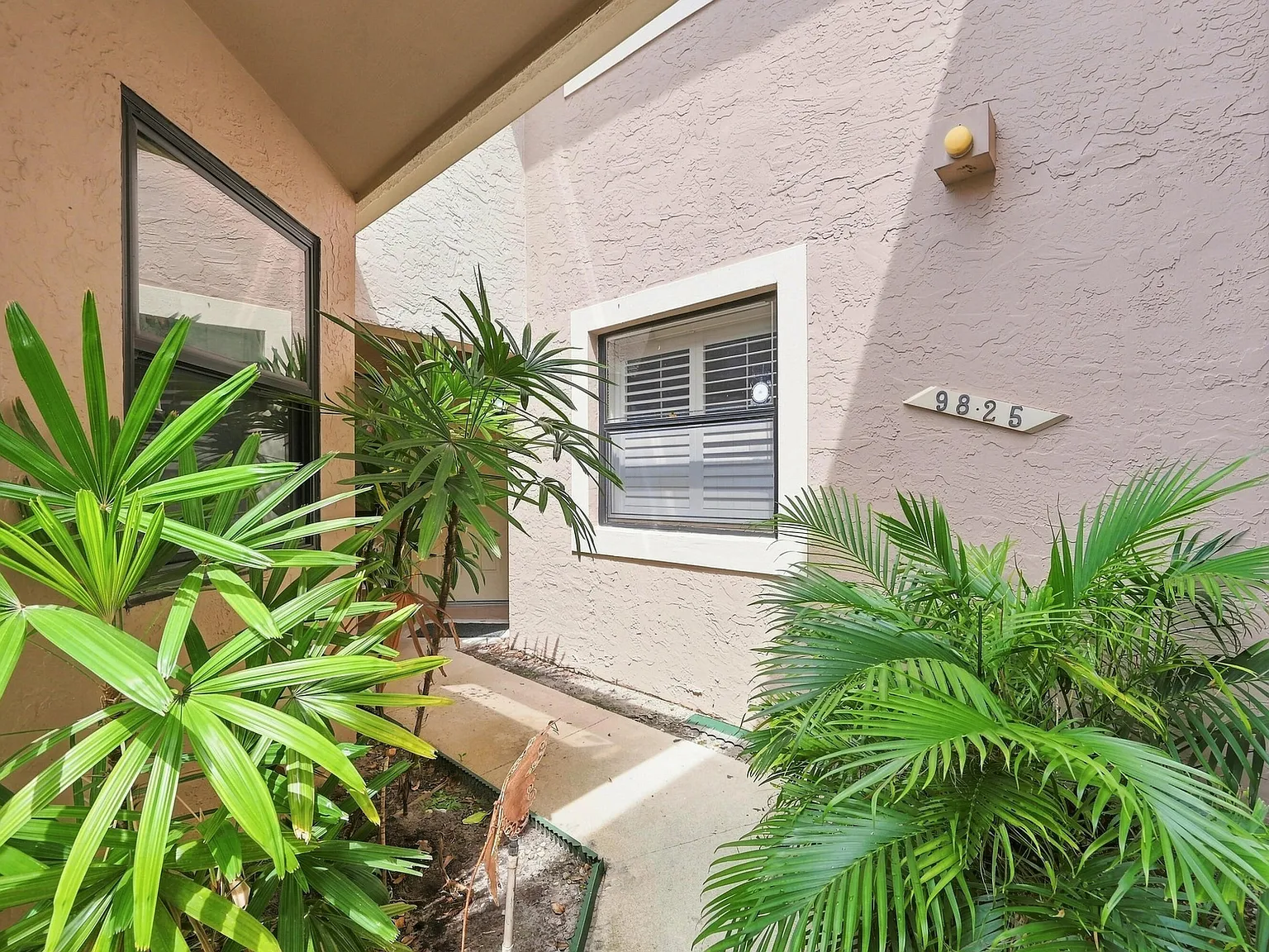 2 bed, 2.0 bath, 1151 sqft, $2,700 — Photo 3