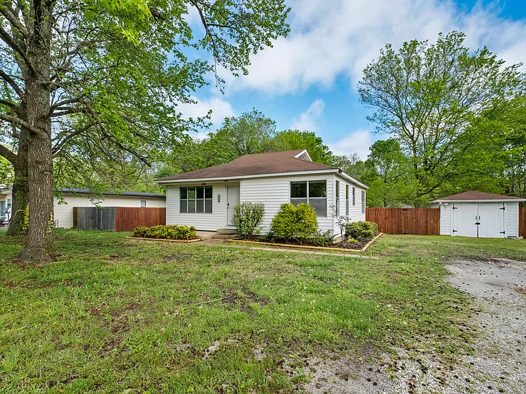 2228 W Wedington Dr — Photo 23
