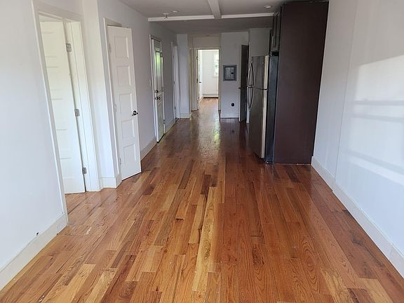 4th image of 852 Elton St APT 1