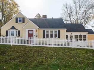 525 Fern St, West Hartford, CT 06107