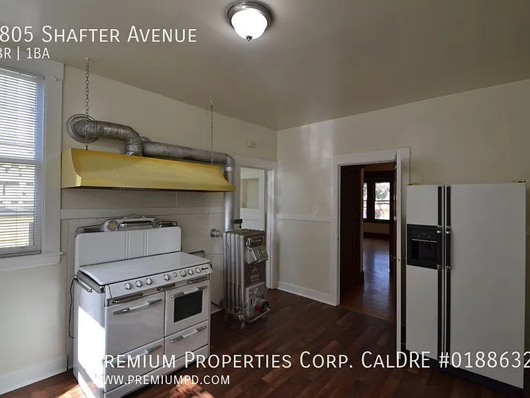 3805 Shafter Ave — Photo 7