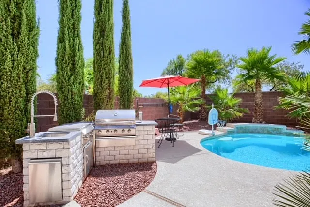 10555 Lilac Tree Ave — Photo 7