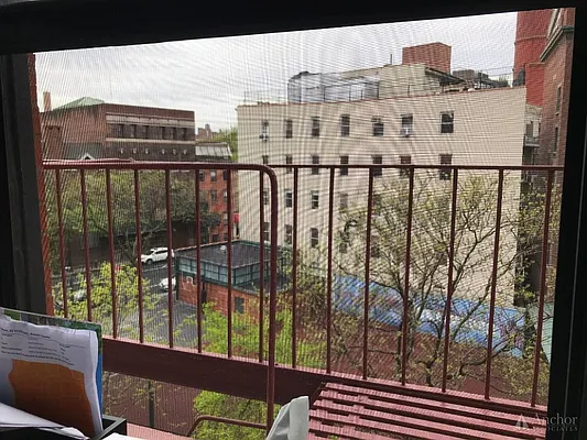 Rented by Anchor Associates | media 75