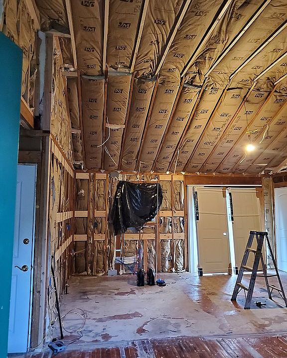 1st image of 146 Adams Ave