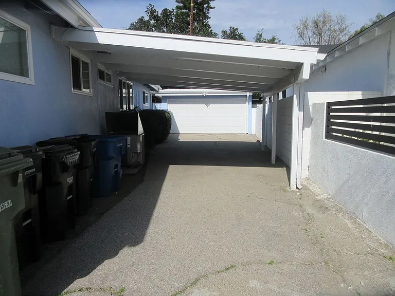 13235 Cumpston St — Photo 44