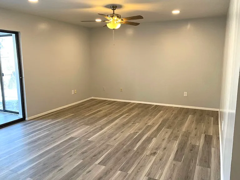 937 Country Club Dr SE #F — Photo 14