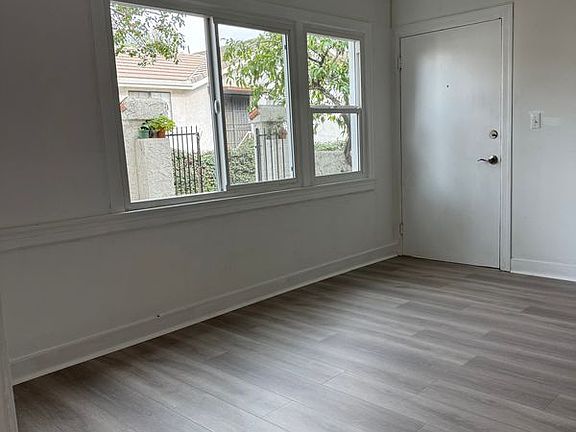 5th image of 101 S Cordova St APT 5