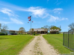 138 Boardwalk Dr N, Center Pt, TX 78010