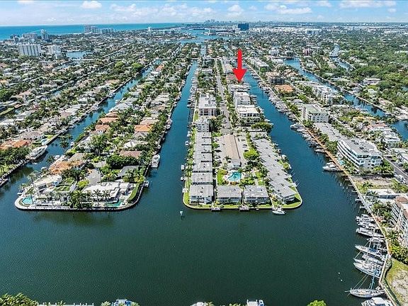 3rd image of 141 W Isle Of Venice Drive #PH-S