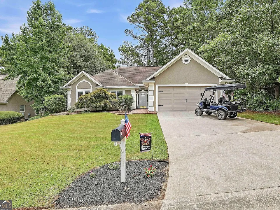 102 Belvedere Ln