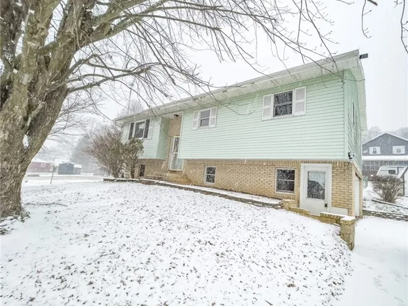 1441 Nixon Ave, Indiana, PA 15701