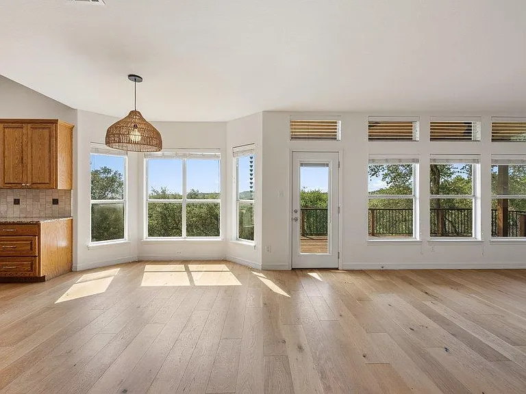 17133 Majestic Ridge Rd — Photo 11