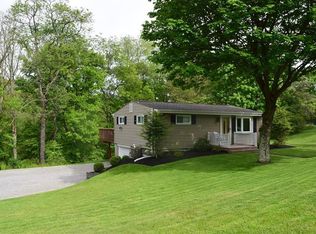 2724 W Bardonner Rd, Gibsonia, PA 15044