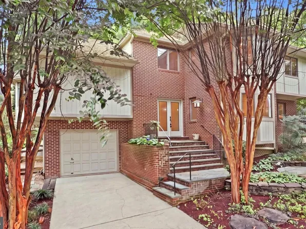 3029 Oregon Knolls Dr NW, Washington, DC 20015
