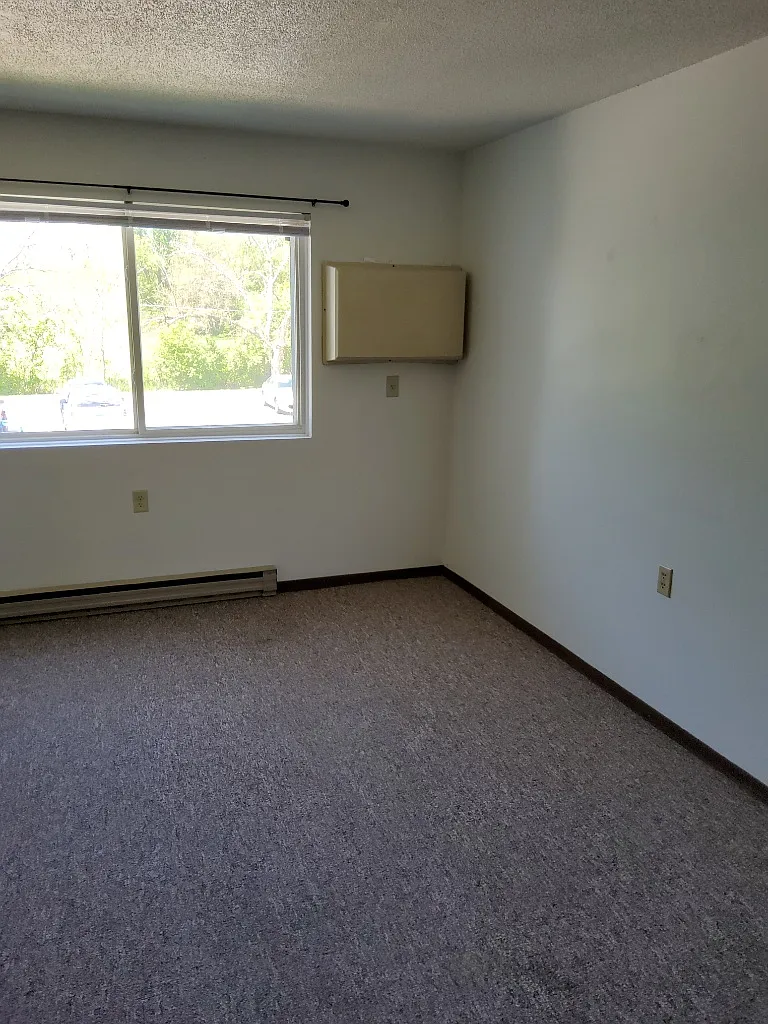 2 bed, $841 — Photo 3