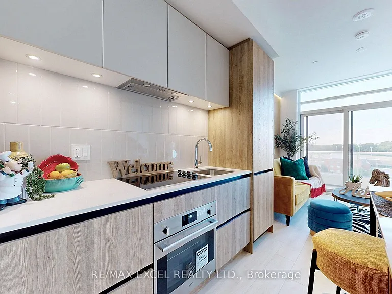 8 Beverley Glen Blvd #802 — Photo 14