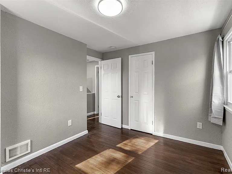 10842 Nottingham Rd — Photo 17