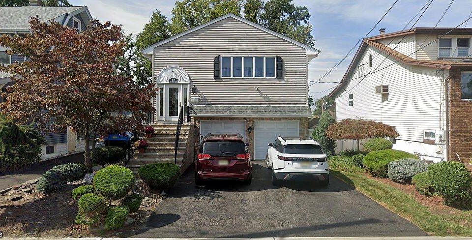 1st image of 12 Chamberlain Ave