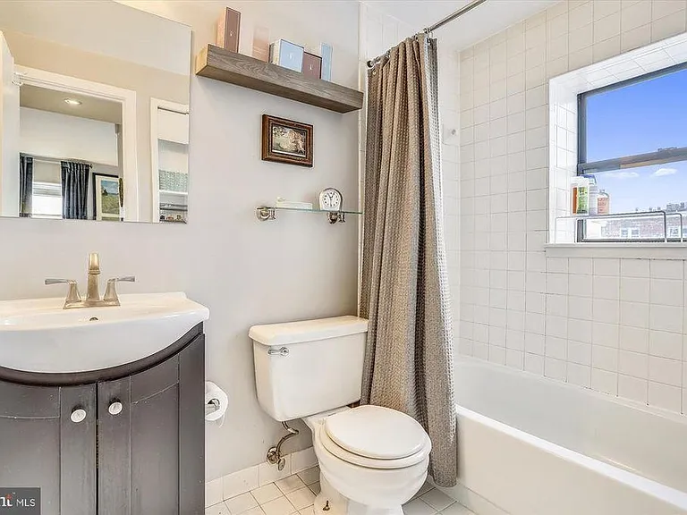 1736 Willard St NW #505 — Photo 13