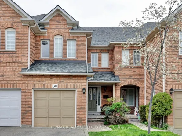2665 Thomas St #30, Mississauga, ON L5M 6G7
