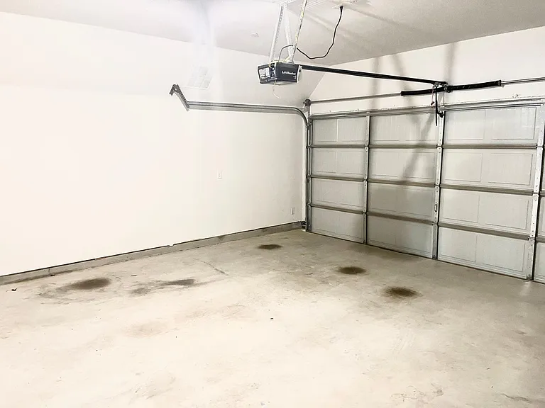 2409 Siskiyou St — Photo 3