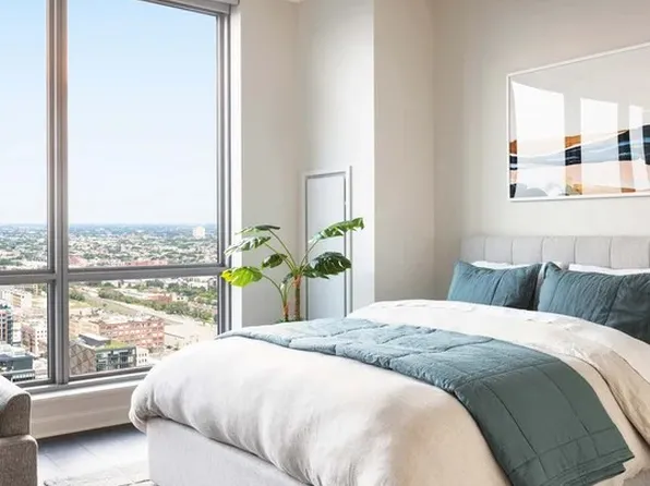 164 N Peoria St, Chicago, IL