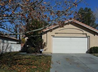 2281 Tucson St, Lancaster, CA 93535