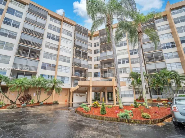 1200 Saint Charles Pl APT 415, Pembroke Pines, FL 33026