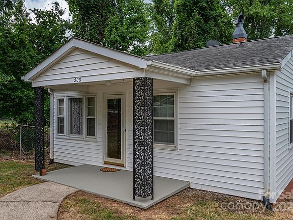 5th image of 208 Garrison Dr