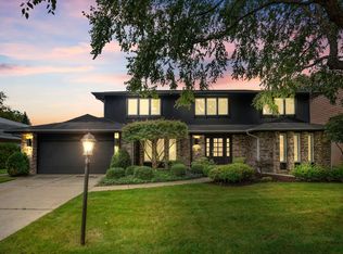4333 Oak Knoll Ct, Northbrook, IL 60062