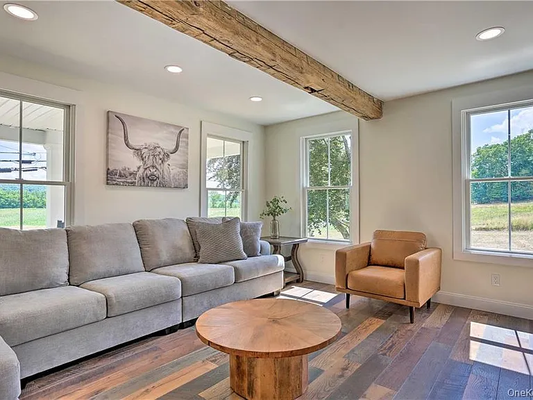 207 S Plank Rd — Photo 5
