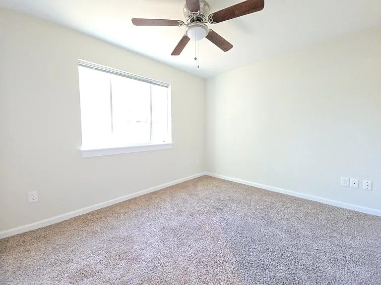 1912 Filbert St — Photo 10