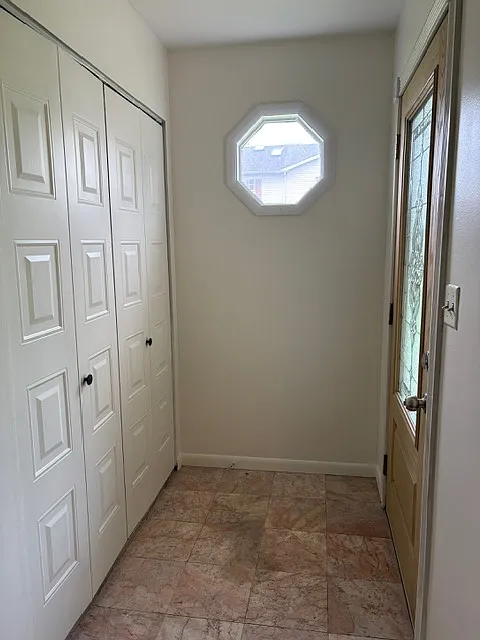 3 bed, 2.5 bath, 1402 sqft, $2,400 — Photo 3