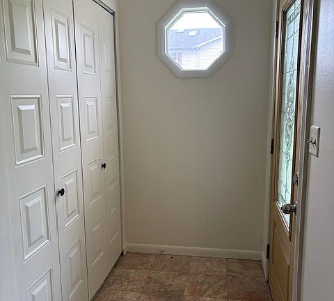 Entrance closet